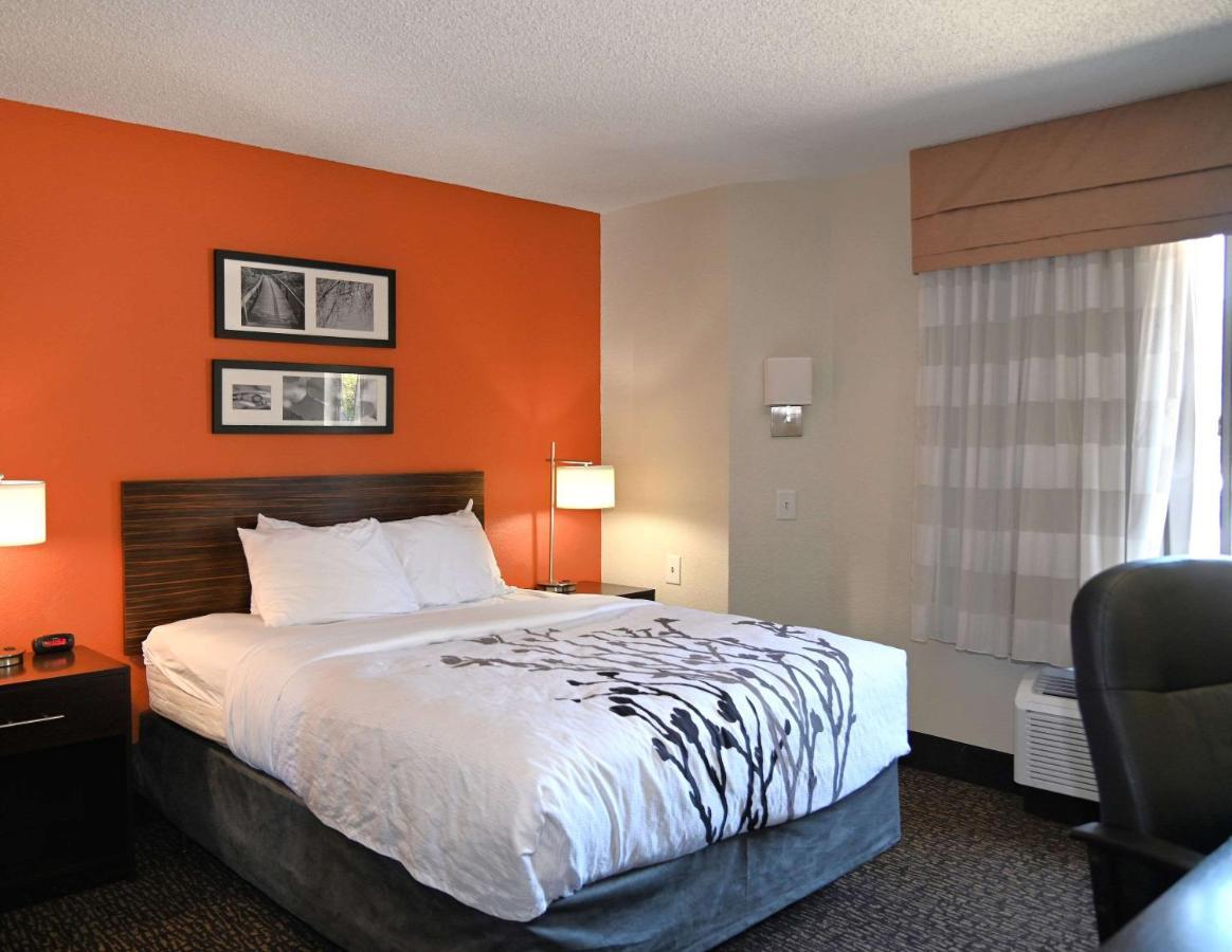 Sleep Inn & Suites Spring Lake - Fayetteville Near Fort Bragg Екстер'єр фото